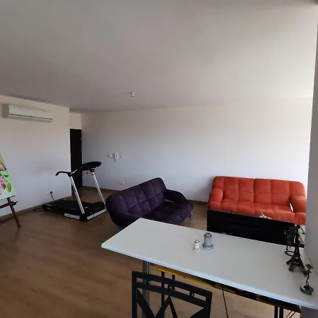 Must Stay - Harbour View Residence 拉纳卡