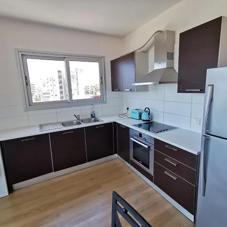 Must Stay - Harbour View Residence לרנקה
